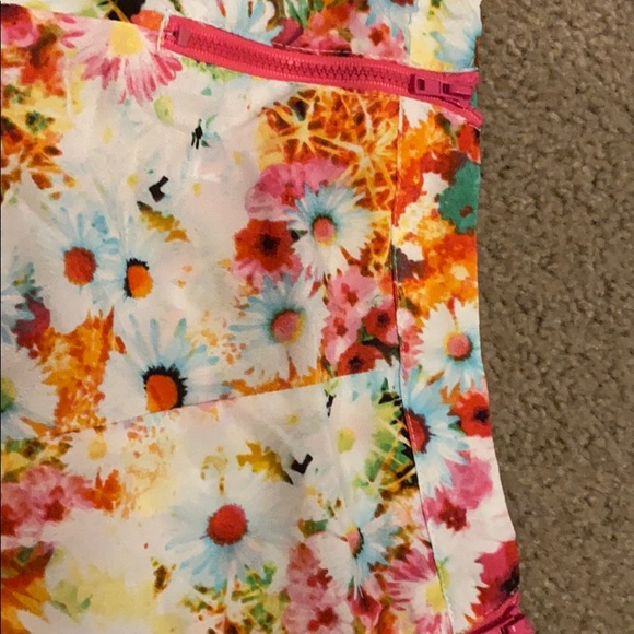 Shorts - Picture 3 of 4